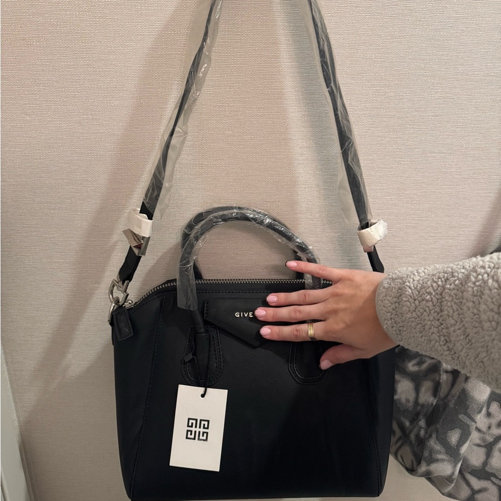 Elegant Black Shoulder Bag